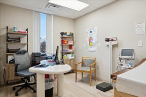 24-20820-Greenfield-Rd-Suite-100-Oak-Park-MI-48237-WindowStill-17
